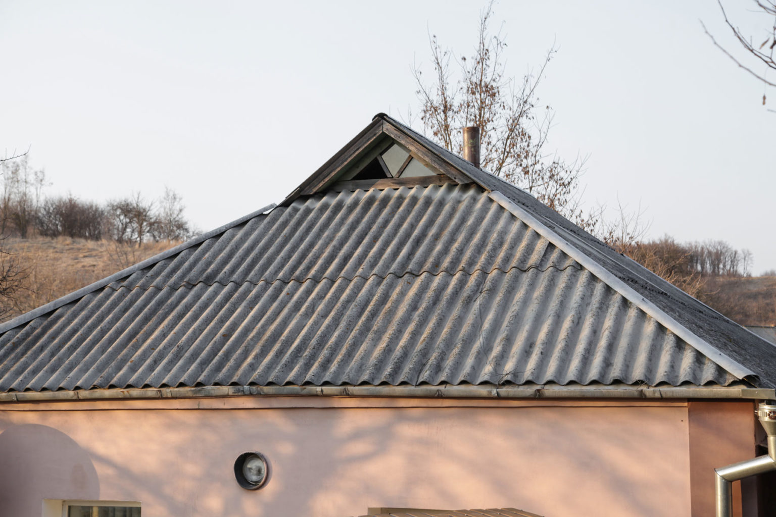 Valutazione cemento-amianto stato di conservazione di coperture e tetti in eternit e amianto per aziende e industrie - ECOTETI SRL